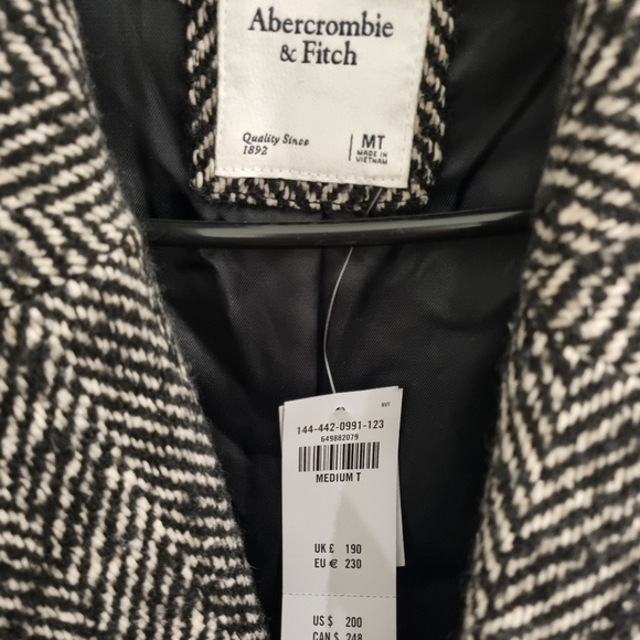 Abercrombie and Fitch Coat - Picture 2 of 5